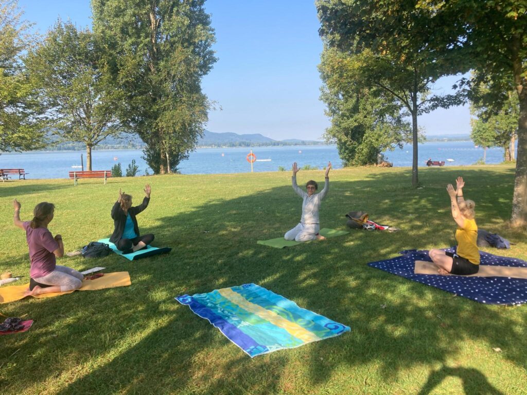 Yoga hilft am see im Strandbad Radolfzell